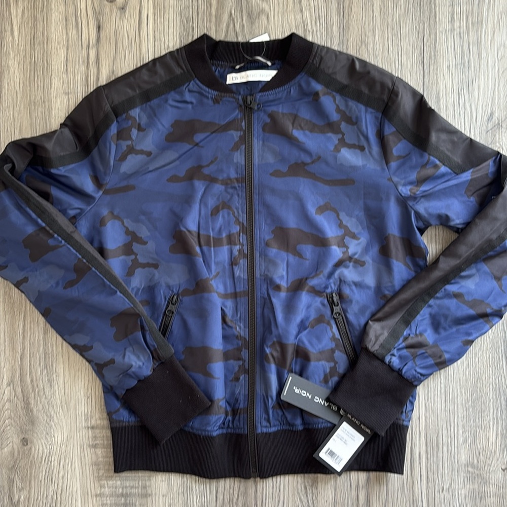 Blanc Noir Tempest Wind Bomber Navy Camo Women's Jacket Size Small NWT - Picture 2 of 8